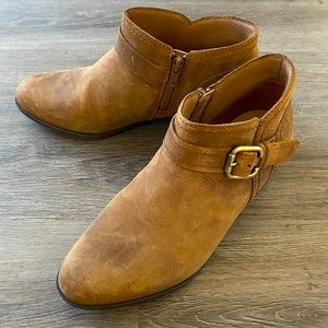 Women’s Leather Ankle Boots (Clark’s 6.5)